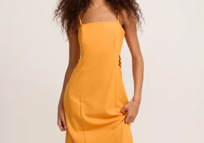 Vestido-Longo-com-Decote-Quadrado-e-Bordado-Lateral-Laranja1